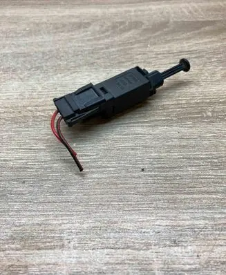 Volkswagen Golf III Brake pedal sensor switch 191945515 WithPlug