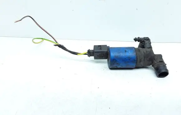 Volvo V60 Windscreen/windshield washer pump AV6113KO82AA