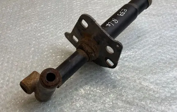BMW 5 E39 Radiator support slam panel bracket 