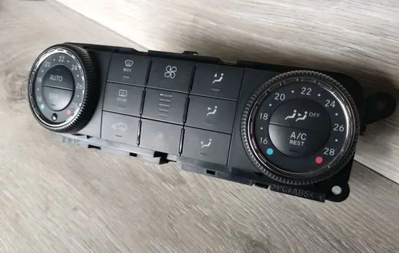 Mercedes-Benz R W251 Climate control unit A2518205089 A2518707289 5HB96491433