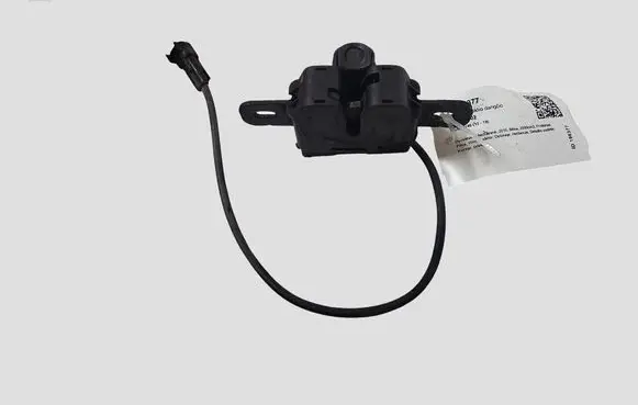 Volvo V40 Engine bonnet/hood lock/catch 31371016
