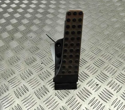 Mercedes-Benz C W205 Accelerator throttle pedal A2053000104