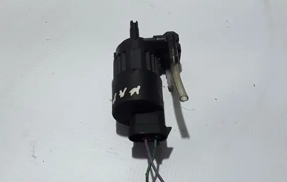 Renault Kangoo I Windscreen/windshield washer pump 8200213041
