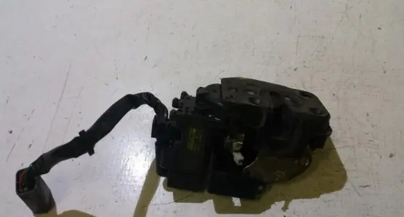 Mazda 626 Front door lock 1528007001 152800-7001