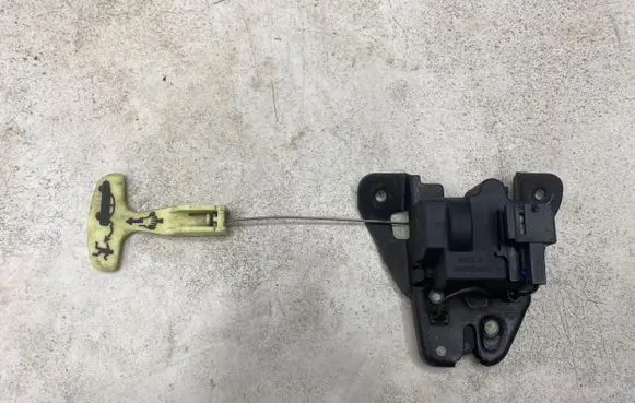 Chrysler Sebring (ST-22 - JR) Tailgate/trunk/boot lock/catch/latch 903AEA