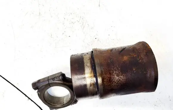 Citroen C3 Piston with connecting rod