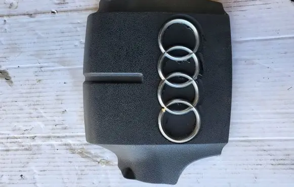 Engine cover (trim)