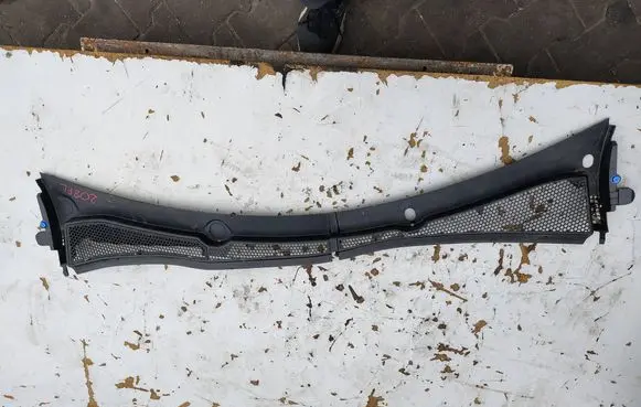 Peugeot 208 I Wiper trim 9673303080