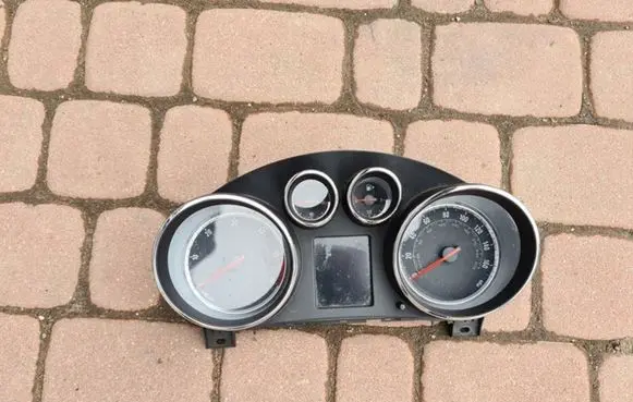 Opel Insignia A Speedometer (instrument cluster) 22956325