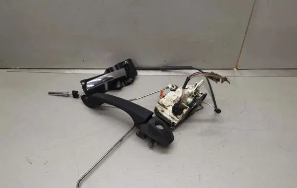 Dodge Grand Caravan Front door lock 05020799AA