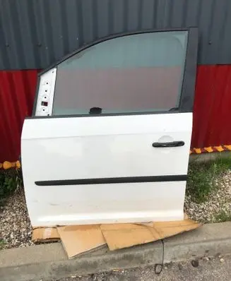 Volkswagen Caddy Front door