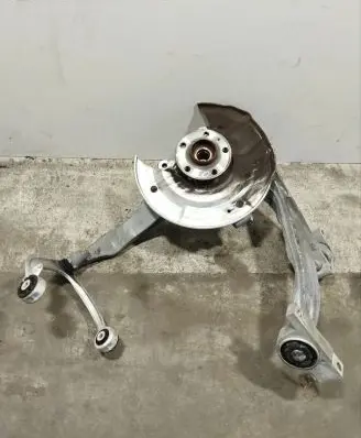 Volvo XC90 Front wheel hub spindle knuckle 31362688