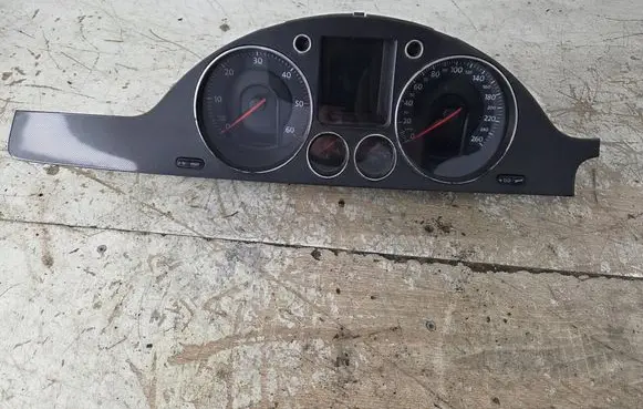 Volkswagen PASSAT B6 Speedometer (instrument cluster) 3200300D0 151006 3C1858335