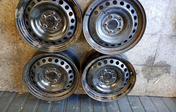 Nissan Qashqai R16 alloy rim 