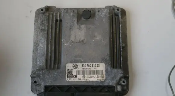 Volkswagen Golf V Engine control unit/module 03G906016CB 0281011900