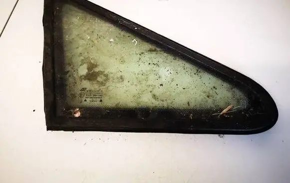 Seat Alhambra (Mk1) Front triangle window/glass AS2