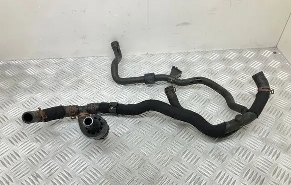 Engine coolant pipe/hose