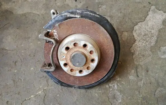 Volkswagen PASSAT B6 Rear wheel hub spindle/knuckle 