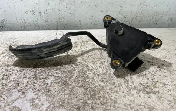 Renault Megane II Accelerator throttle pedal 8200153270 02524 1427B