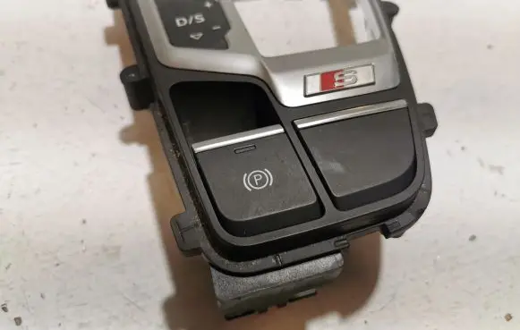 Audi Q5 SQ5 Gear shifter surround trim plastic 80B713111B