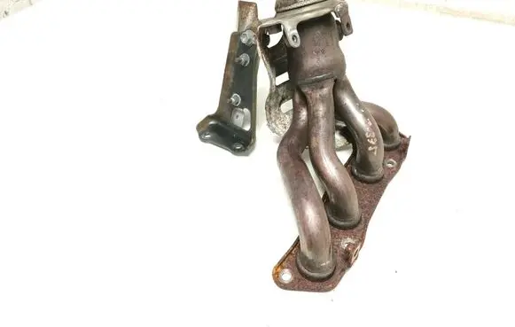 Toyota Avensis T270 Exhaust manifold 