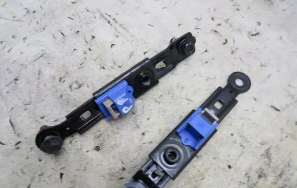 KIA Rio Seat belt trim GMAUTO4574097