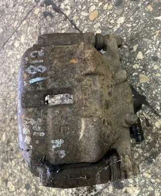 Nissan Qashqai Front brake caliper