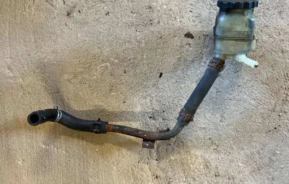Toyota Avensis T220 Power steering fluid tank/reservoir