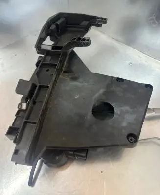 Volvo V70 Front door lock 30661073