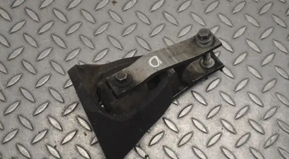 Volvo S90, V90 Engine mount bracket 31339951