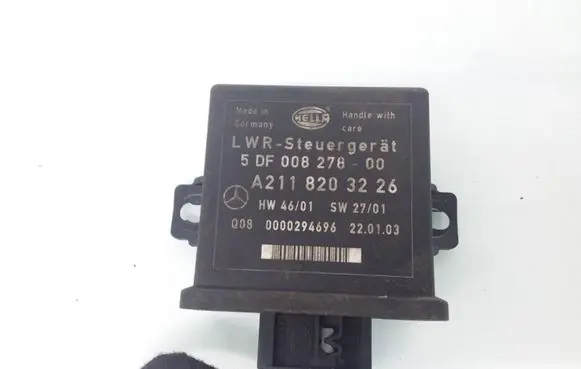Mercedes-Benz E W211 Light module LCM A2118203226 5DF008278