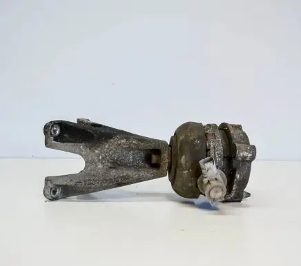 Audi A8 S8 D3 4E Engine mount bracket