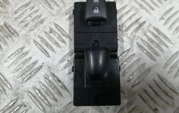 Nissan X-Trail T32 Electric window control switch