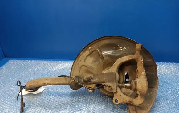 Mercedes-Benz E W211 Front wheel hub