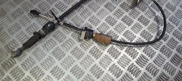 Mitsubishi Space Wagon Gear shift cable linkage