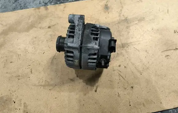 BMW X5 F15 Generator/alternator 8570672 2613704D FG23S059