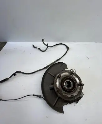 Chrysler Town & Country V Front wheel hub 04743576AB