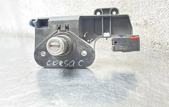 Opel Corsa C Tailgate exterior lock 90534783 90534785 90534784