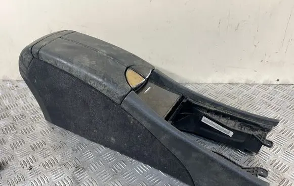 Mercedes-Benz E W211 Armrest A2116800250 E039711121