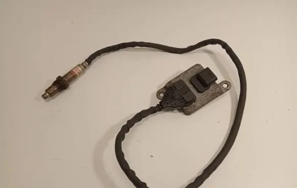Mercedes-Benz GLC C253 Lambda probe sensor A0009052909 181001000102 A2C16442800