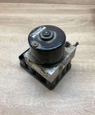 Volkswagen Golf V ABS Pump 1K0907379K 1K0614517H