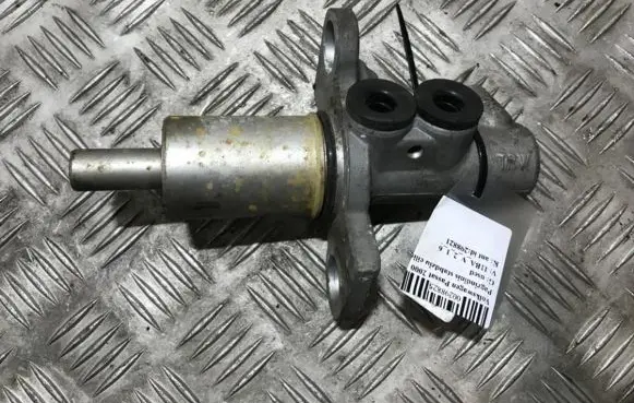 Volkswagen PASSAT B5 Master brake cylinder