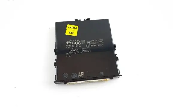 Toyota Prius+ (ZVW40) Keyless (KESSY) go control unit/module 8999047311 2329008220