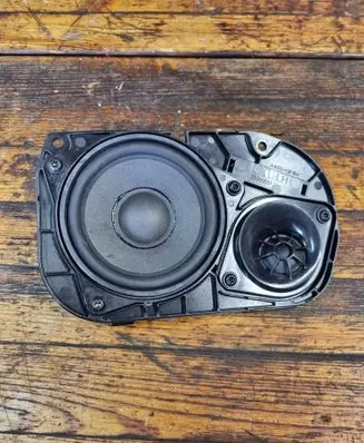 BMW 5 F10 F11 Subwoofer speaker 9239145 73866112