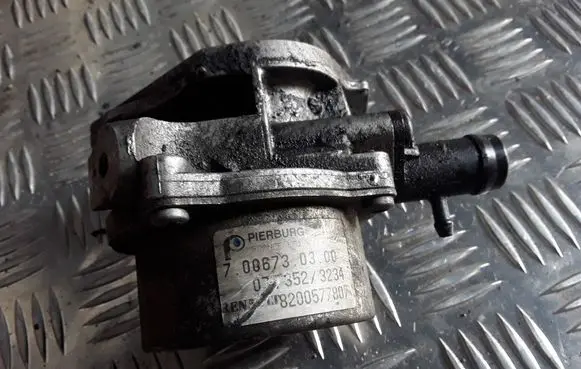 Renault Megane III Vacuum pump 8200577807