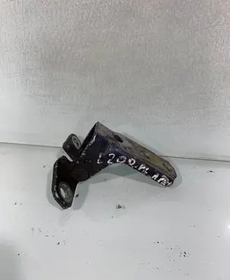 Mitsubishi L200 Front door lower hinge 