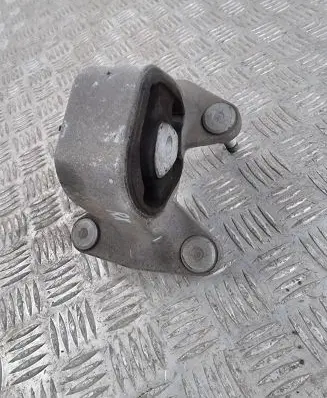 Lexus RX 450H Engine mount bracket