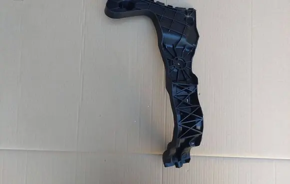 Audi Q3 F3 Bumper support mounting bracket corner 83F807454