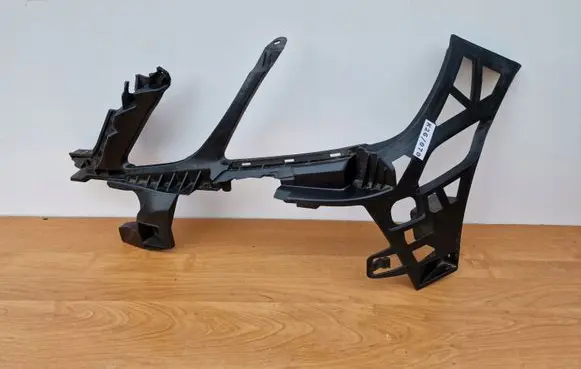 Mercedes-Benz E AMG W212 Front bumper mounting bracket A2128850365