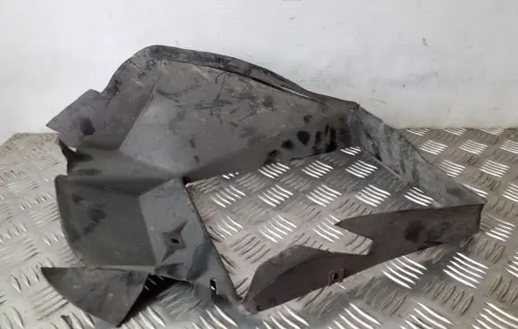 Audi A6 S6 C4 4A Intercooler air channel guide 4A0117339H